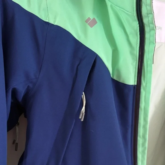 Girls' Obermeyer Reese Detachable Hood Jacket - Picture 10 of 14